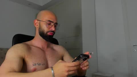 MichaelEvansx online show from 04/30/26, 12:06
