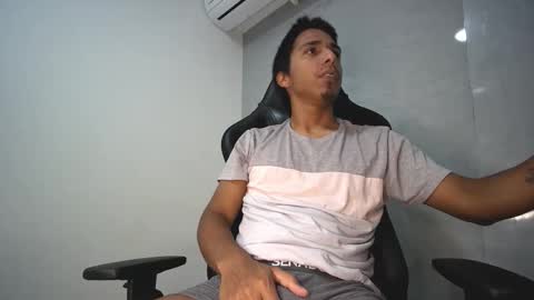 Snapshot of michaelhotbbc chatting on 11/16/25, 03:12 Michael online show from 11/16/25, 03:12