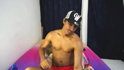 Snapshot of michaelhotbbc chatting on 11/30/25, 05:11 Michael online show from 11/30/25, 05:11