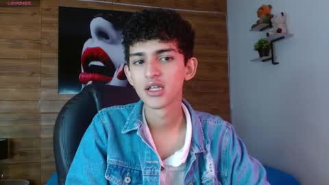 Snapshot of michaelkoiv chatting on 11/30/25, 12:20 michaelkoiv online show from 11/30/25, 12:20