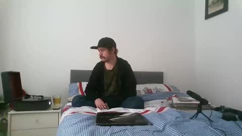 Snapshot of michaelmorgan387 chatting on 04/20/26, 02:20 michaelmorgan387 online show from 04/20/26, 02:20