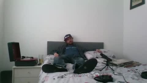 Snapshot of michaelmorgan387 chatting on 05/13/26, 07:00 michaelmorgan387 online show from 05/13/26, 07:00