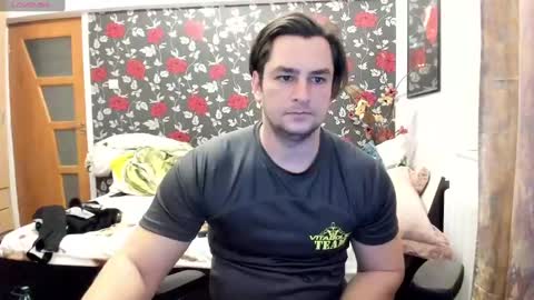 Snapshot of michaelragnar90 chatting on 02/08/25, 12:28 michaelragnar90 online show from 02/08/25, 12:28