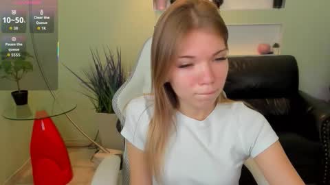 Snapshot of michafox chatting on 01/18/26, 11:47 michafox online show from 01/18/26, 11:47