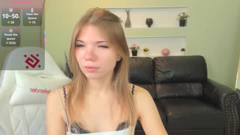 Snapshot of michafox chatting on 02/18/26, 11:50 michafox online show from 02/18/26, 11:50