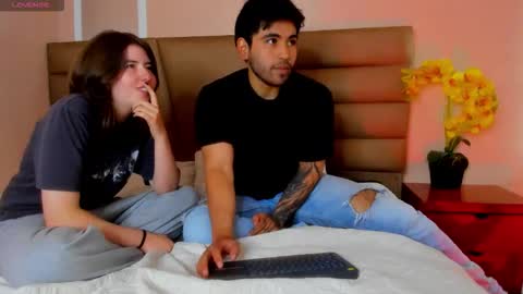 Snapshot of michelandchris chatting on 11/25/25, 02:28 MichelandChris online show from 11/25/25, 02:28