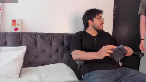 Snapshot of michelandchris chatting on 12/14/25, 12:21 MichelandChris online show from 12/14/25, 12:21