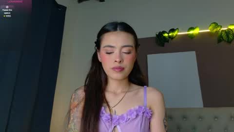 Snapshot of michele_rooss00 chatting on 05/10/26, 01:22 melannie follow my new page online show from 05/10/26, 01:22