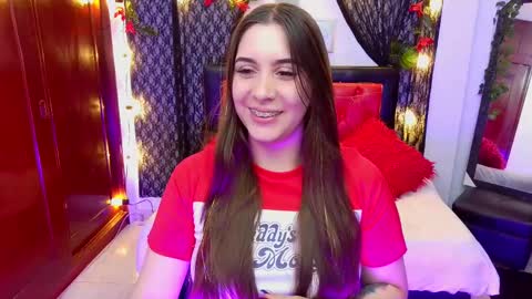 Snapshot of michell_h chatting on 02/24/25, 01:35 Nani online show from 02/24/25, 01:35