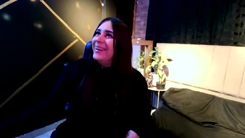 Snapshot of michell_h chatting on 05/08/26, 04:51 Nani online show from 05/08/26, 04:51