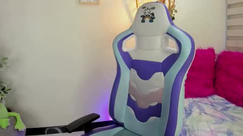 MICHELLE CHANG online show from 11/27/25, 10:34