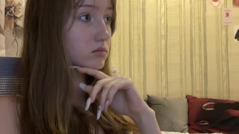 Snapshot of michelle_neely chatting on 10/11/25, 09:35 michelle_neely online show from 10/11/25, 09:35