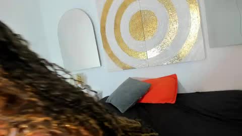 Snapshot of michellelewiss_ chatting on 04/20/26, 03:37 Michelle online show from 04/20/26, 03:37