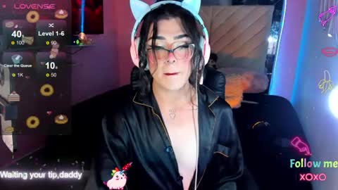 Snapshot of michellevanss22 chatting on 07/25/26, 06:00 online show from 07/25/26, 06:00