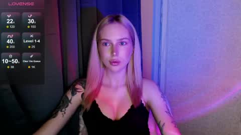 Snapshot of michellevelour chatting on 05/13/26, 04:04 Michelle online show from 05/13/26, 04:04