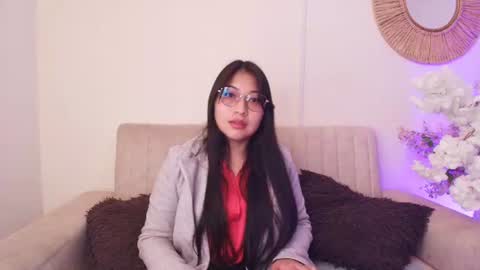 Snapshot of michellnight_ chatting on 06/19/26, 04:06 Michel online show from 06/19/26, 04:06