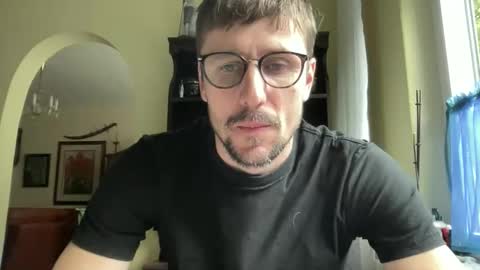 Snapshot of michgabo chatting on 09/26/25, 10:19 michgabo online show from 09/26/25, 10:19