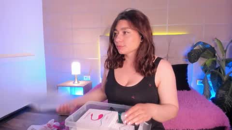 michonne_09 online show from 11/15/25, 09:21