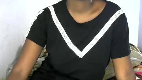 Snapshot of michou61 chatting on 11/01/25, 04:14 michou61 online show from 11/01/25, 04:14