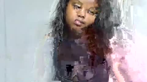 Snapshot of michou61 chatting on 01/19/26, 05:33 michou61 online show from 01/19/26, 05:33