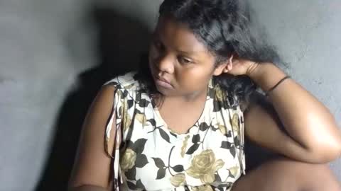 Snapshot of michou61 chatting on 02/13/26, 06:31 michou61 online show from 02/13/26, 06:31