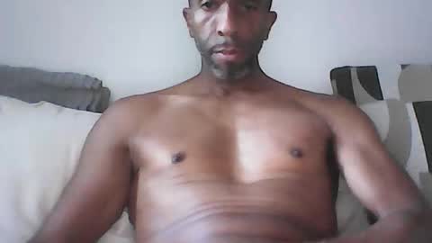Snapshot of mickdu971 chatting on 06/17/26, 04:59 mickdu971 online show from 06/17/26, 04:59
