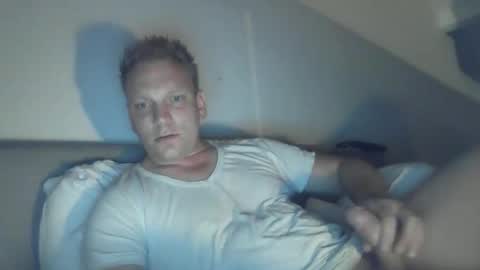 Snapshot of mickkxl chatting on 06/04/26, 08:04 mickkxl online show from 06/04/26, 08:04