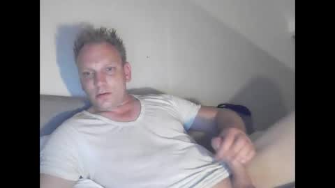 Snapshot of mickkxl chatting on 06/05/26, 08:58 mickkxl online show from 06/05/26, 08:58