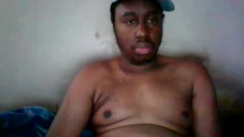 Snapshot of mickkzzx chatting on 02/15/25, 01:27 mickkzzx online show from 02/15/25, 01:27