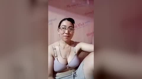 Snapshot of mickye00 chatting on 06/12/26, 07:07 Miky online show from 06/12/26, 07:07
