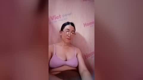 Snapshot of mickye00 chatting on 06/18/26, 04:13 Miky online show from 06/18/26, 04:13