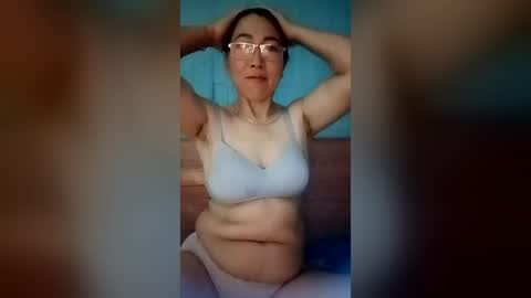 Snapshot of mickye00 chatting on 06/20/26, 10:34 Miky online show from 06/20/26, 10:34