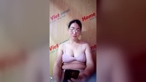 Snapshot of mickye00 chatting on 06/23/26, 07:17 Miky online show from 06/23/26, 07:17