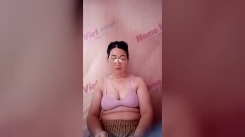 Snapshot of mickye00 chatting on 06/29/26, 02:51 Miky online show from 06/29/26, 02:51