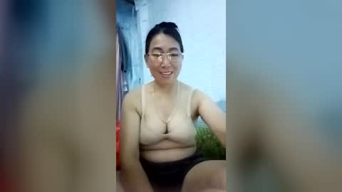 Snapshot of mickye00 chatting on 06/30/26, 01:56 Miky online show from 06/30/26, 01:56