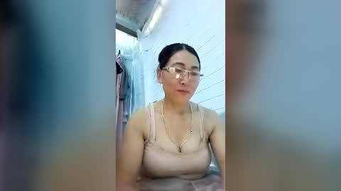 Snapshot of mickye00 chatting on 07/07/26, 05:43 Miky online show from 07/07/26, 05:43