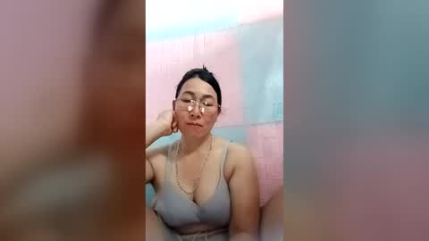 Snapshot of mickye00 chatting on 07/10/26, 10:40 Miky online show from 07/10/26, 10:40