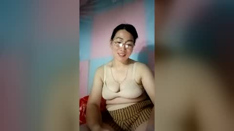 Snapshot of mickye00 chatting on 07/16/26, 02:01 Miky online show from 07/16/26, 02:01