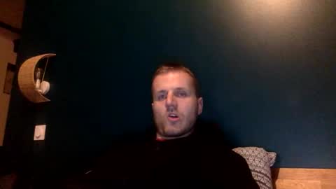 Snapshot of mickylove67 chatting on 04/18/26, 09:04 mickylove67 online show from 04/18/26, 09:04