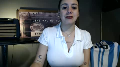 Snapshot of mickystrumia chatting on 07/23/26, 10:19 mickystrumia online show from 07/23/26, 10:19