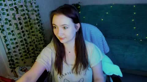 Snapshot of mickywood chatting on 06/29/26, 05:57 Micky online show from 06/29/26, 05:57