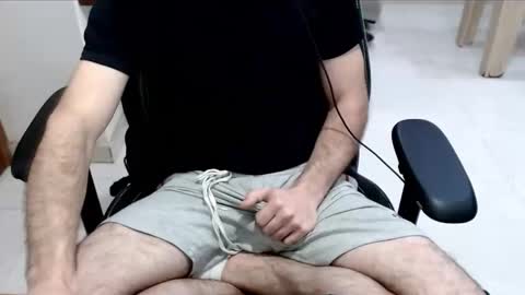 Snapshot of microfama00 chatting on 01/08/26, 06:48 microfama00 online show from 01/08/26, 06:48