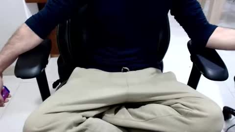 Snapshot of microfama00 chatting on 01/11/26, 07:57 microfama00 online show from 01/11/26, 07:57