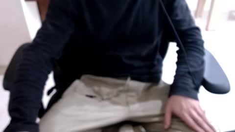 Snapshot of microfama00 chatting on 01/13/26, 03:01 microfama00 online show from 01/13/26, 03:01