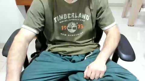 Snapshot of microfama00 chatting on 02/04/26, 07:47 microfama00 online show from 02/04/26, 07:47