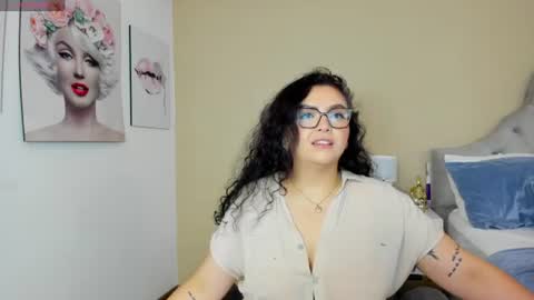 mid nightpeach online show from 06/12/26, 12:09