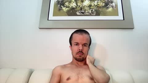 Snapshot of midgettripod1 chatting on 09/19/25, 10:32 Aaron online show from 09/19/25, 10:32