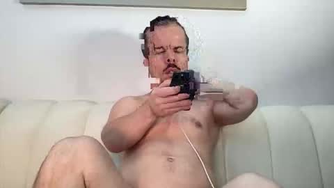 Snapshot of midgettripod1 chatting on 10/06/25, 11:46 Aaron online show from 10/06/25, 11:46