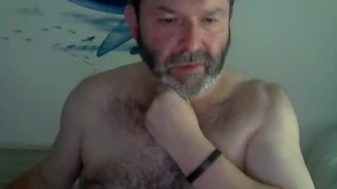 Snapshot of midhir chatting on 01/16/25, 10:12 kike online show from 01/16/25, 10:12