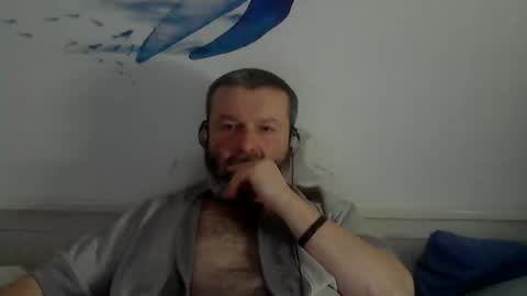 Snapshot of midhir chatting on 02/24/25, 09:41 kike online show from 02/24/25, 09:41